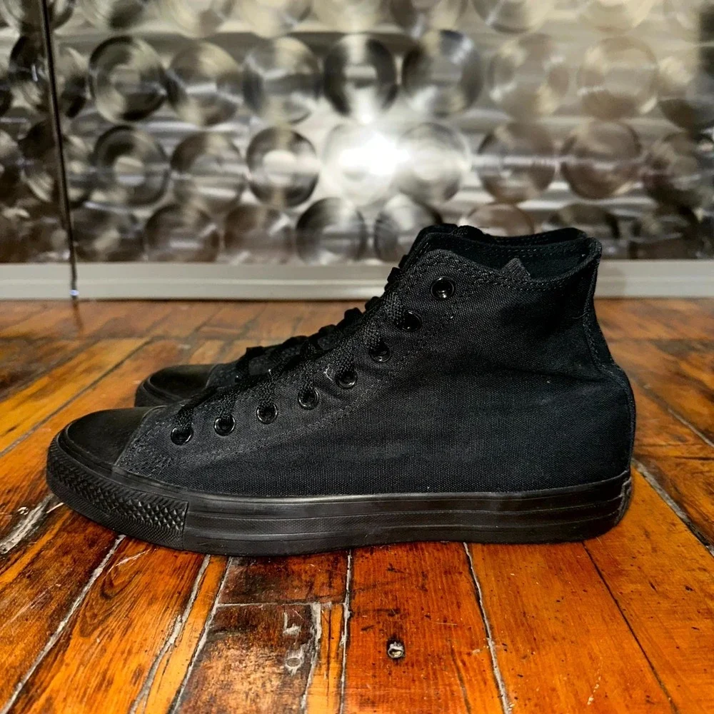 Converse Chuck Taylor All Star High Top Sneakers Unisex M10 W12 Black Lace Up